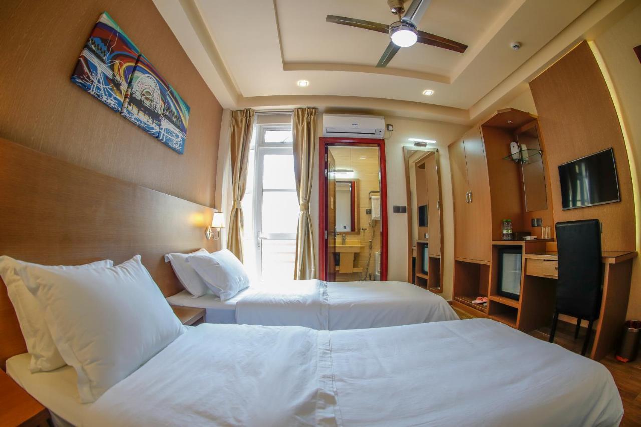 Three Inn Hulhumale Exterior photo