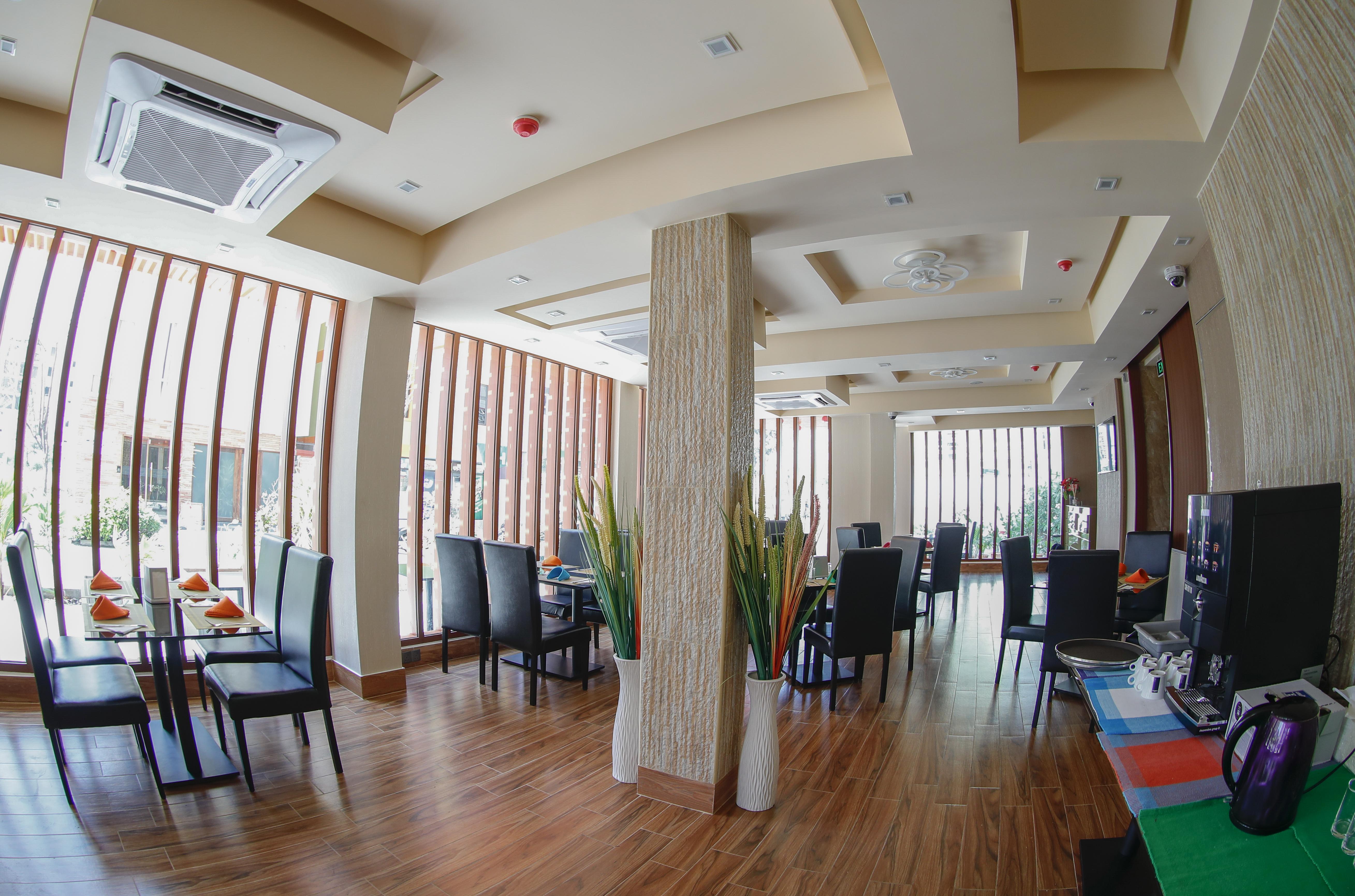 Three Inn Hulhumale Exterior photo