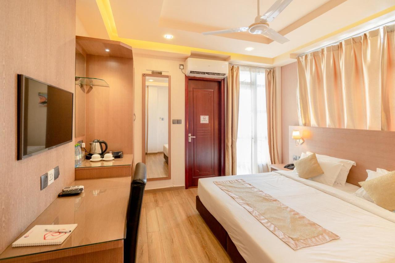 Three Inn Hulhumale Exterior photo