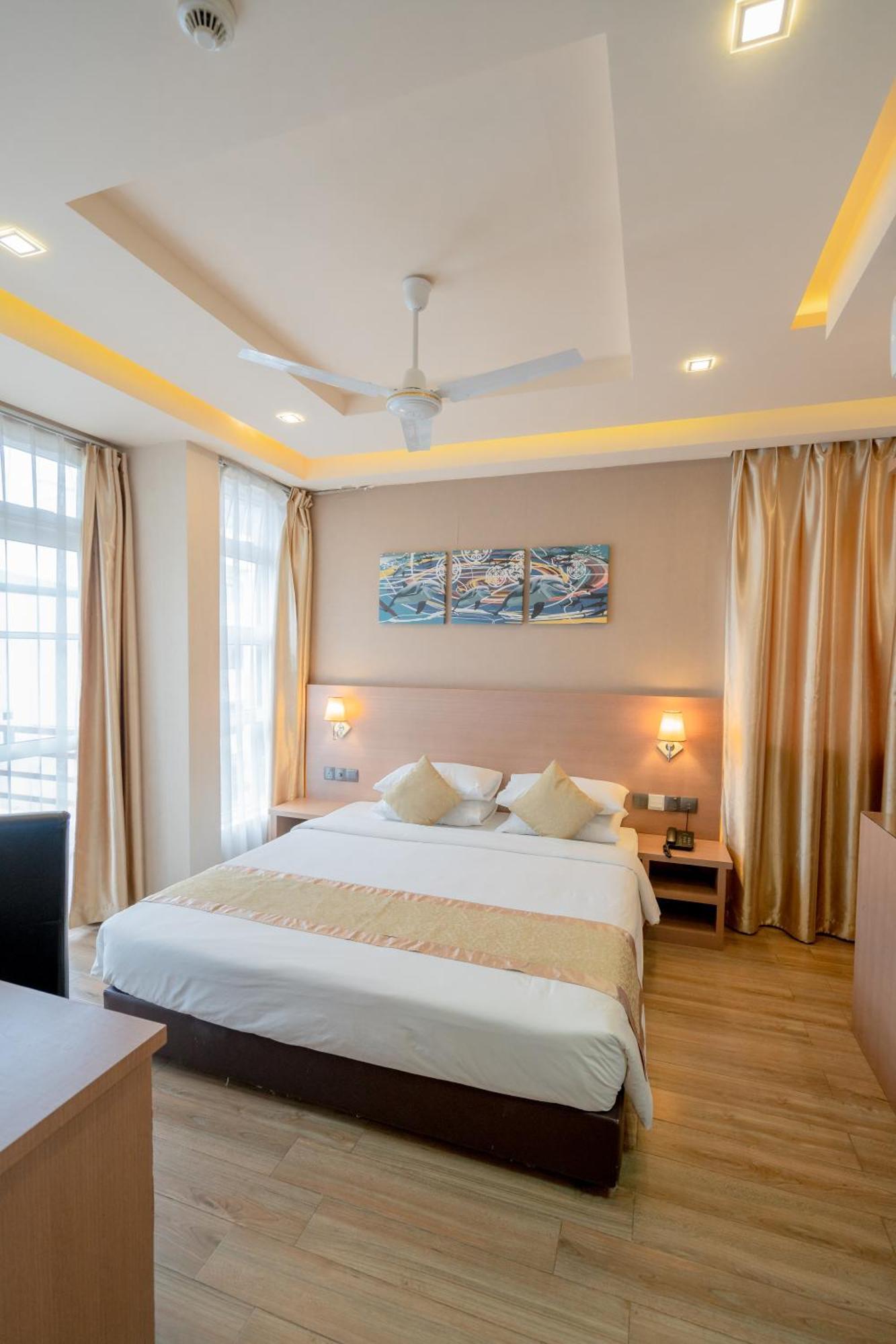 Three Inn Hulhumale Exterior photo