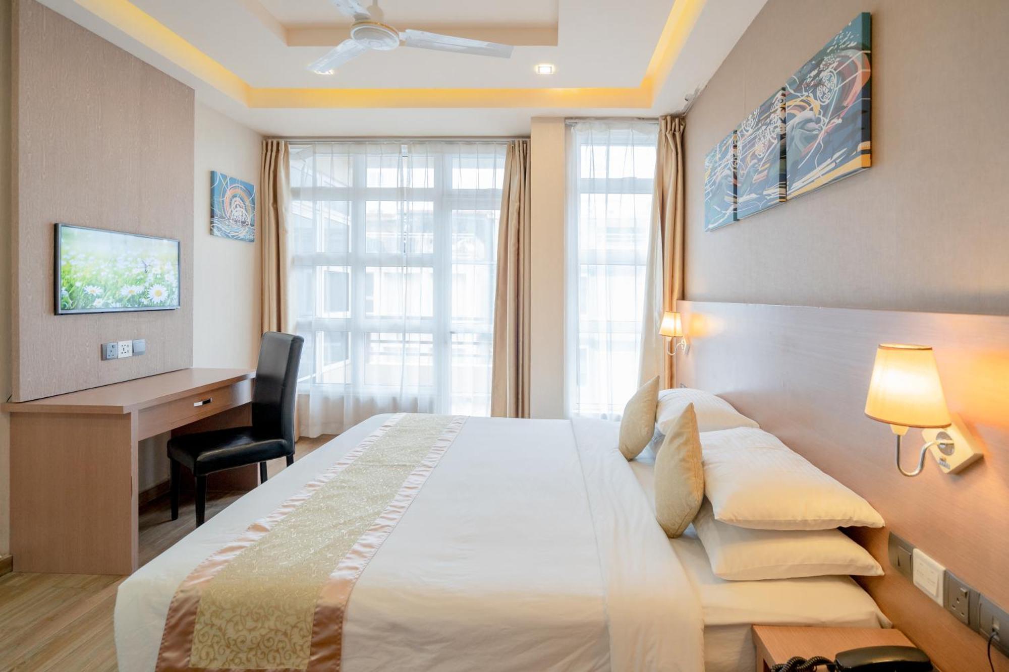 Three Inn Hulhumale Exterior photo