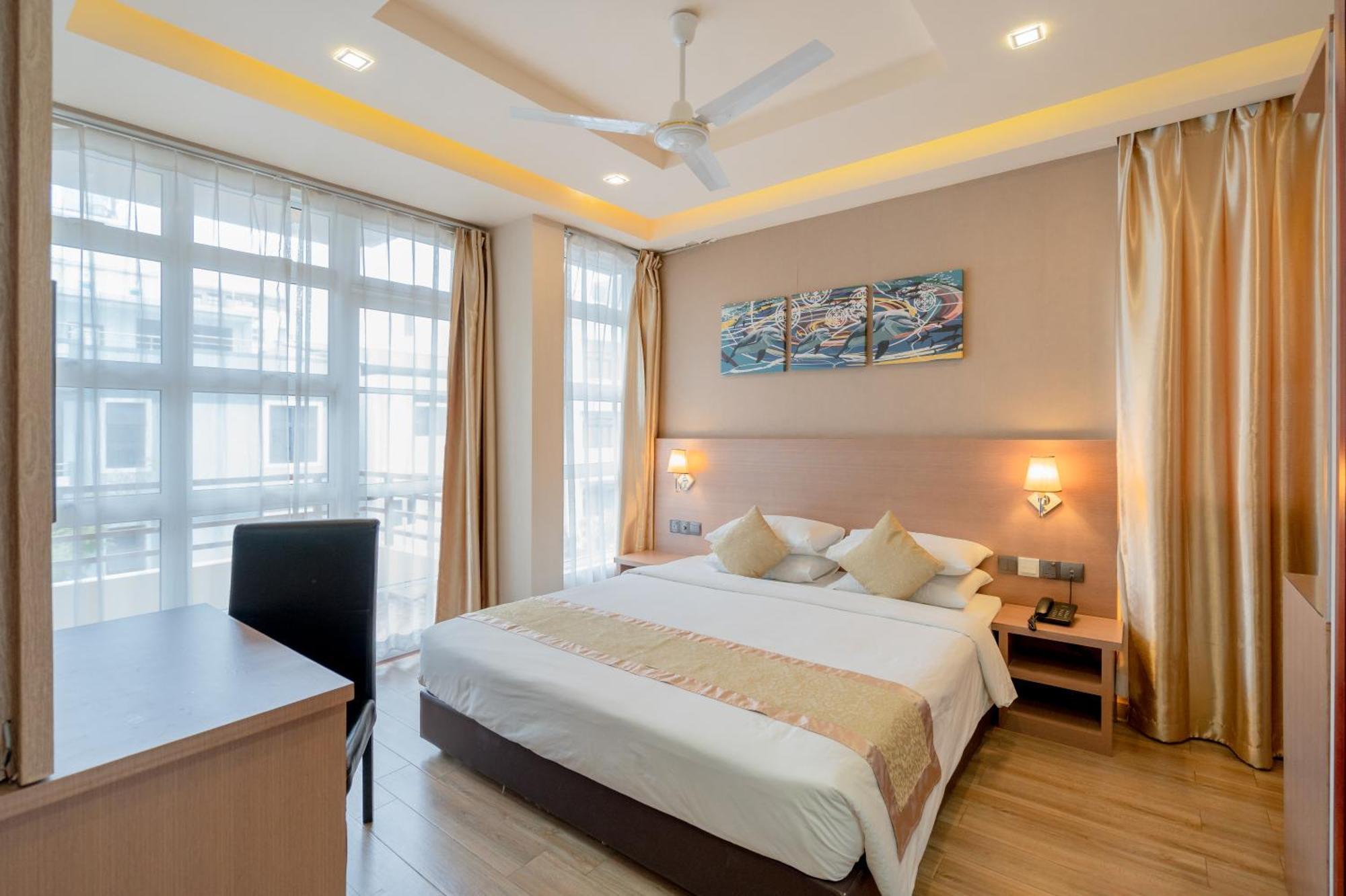 Three Inn Hulhumale Exterior photo