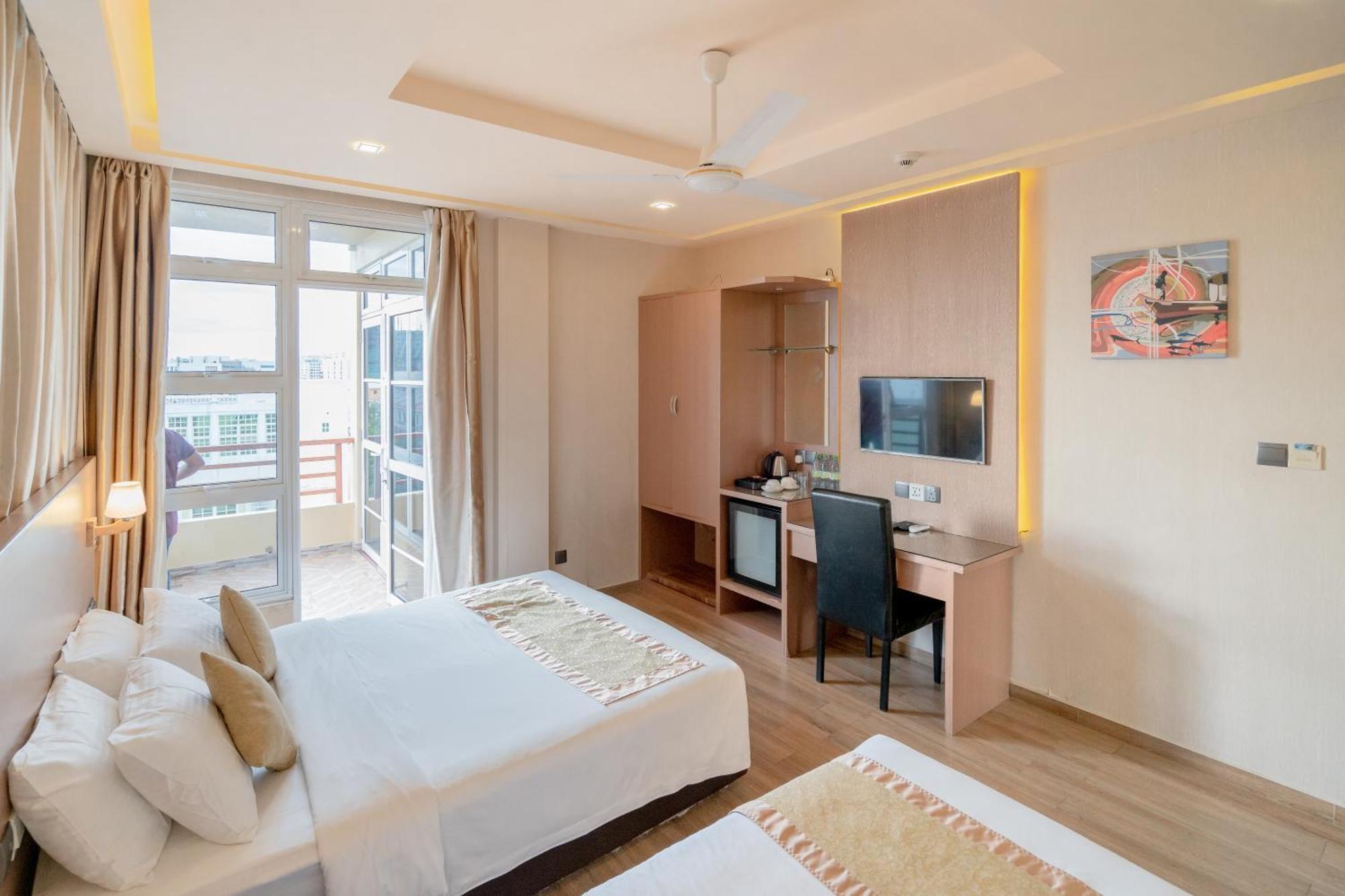 Three Inn Hulhumale Exterior photo