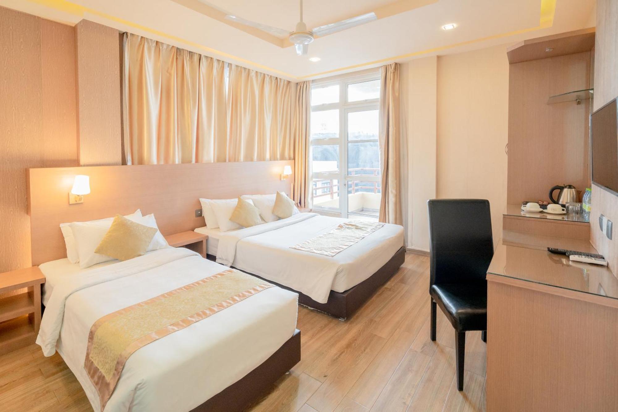 Three Inn Hulhumale Exterior photo